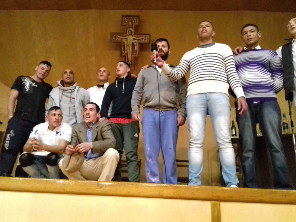 Los actores, al final de la obra