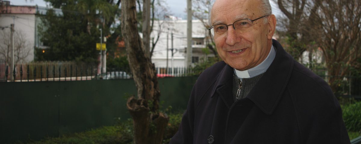 Mons. Nicolás Cotugno vive en una casa en Paso de las Duranas /C. Bellocq