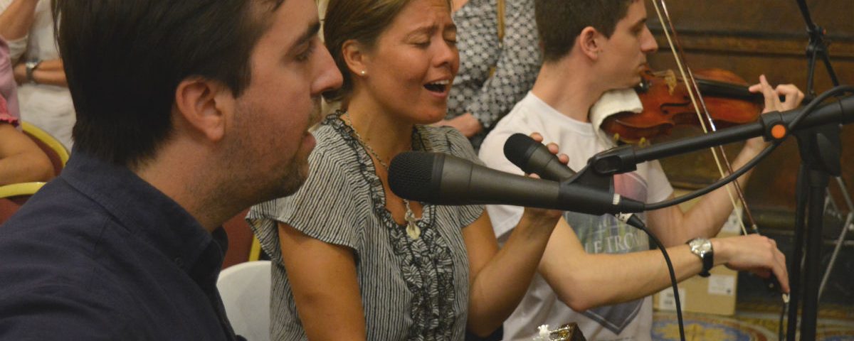 Cantantes de varios coros participaron en las grabaciones /C. Planelles