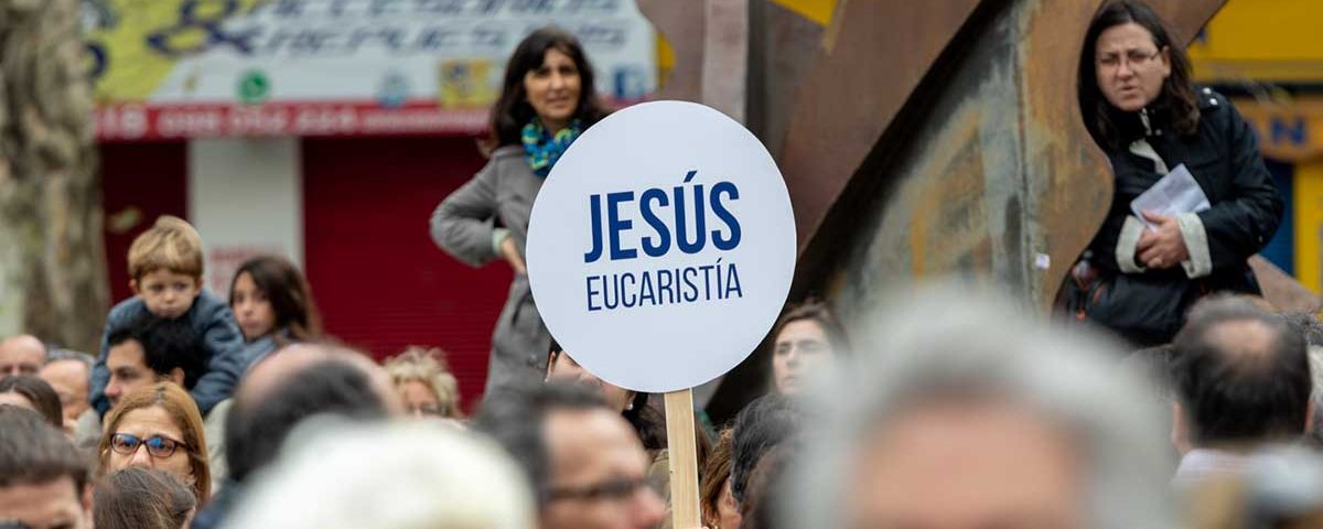 "Poder recibir la Comunión, si lo hacemos en las debidas condiciones, está de más". F. GUTIÉRREZ