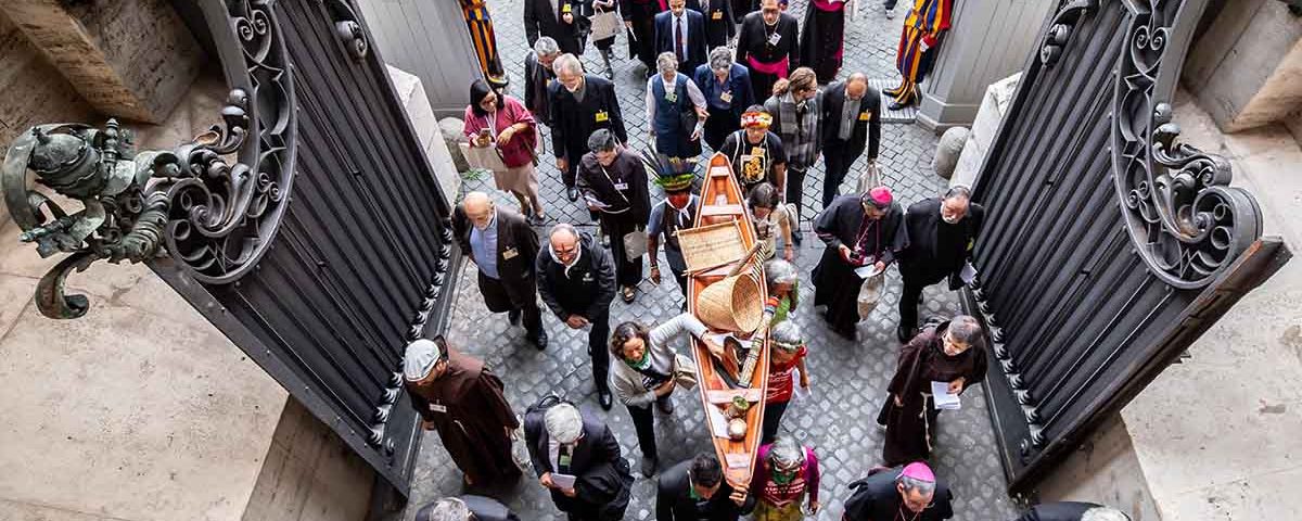 El Sínodo comenzó con una oración y procesión antes de la Misa /D. IBÁÑEZ/CNA