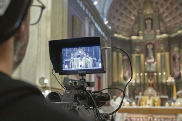 En la Catedral instalaron tres cámaras robóticas fijas y dos móviles. F. GUTIÉRREZ