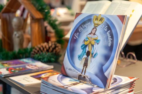 Presentación del libro "La Virgen y la bandera"