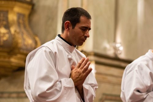 2026-03-21-Ordenaciones-diaconales-de-Ricardo-Antonio-y-Rogelio-35-de-75