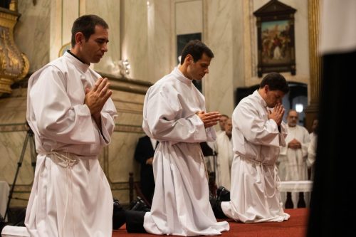 2026-03-21-Ordenaciones-diaconales-de-Ricardo-Antonio-y-Rogelio-38-de-75