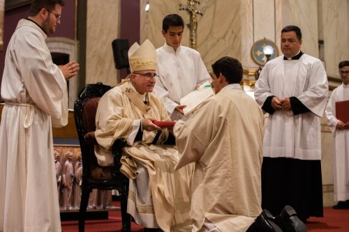 2026-03-21-Ordenaciones-diaconales-de-Ricardo-Antonio-y-Rogelio-46-de-75