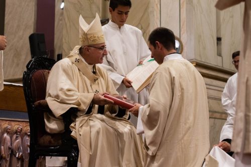 2026-03-21-Ordenaciones-diaconales-de-Ricardo-Antonio-y-Rogelio-48-de-75