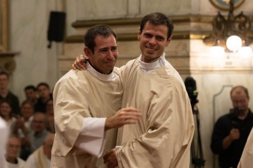 2026-03-21-Ordenaciones-diaconales-de-Ricardo-Antonio-y-Rogelio-54-de-75