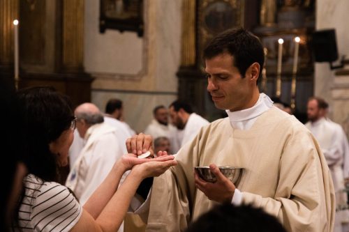 2026-03-21-Ordenaciones-diaconales-de-Ricardo-Antonio-y-Rogelio-63-de-75